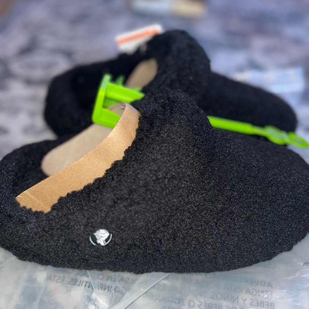 CROCS Black Slippers